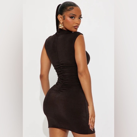 FASHION NOVA Julia Sleeveless Ruched Mini Dress - Brown
Size: 2X - Picture 3 of 6